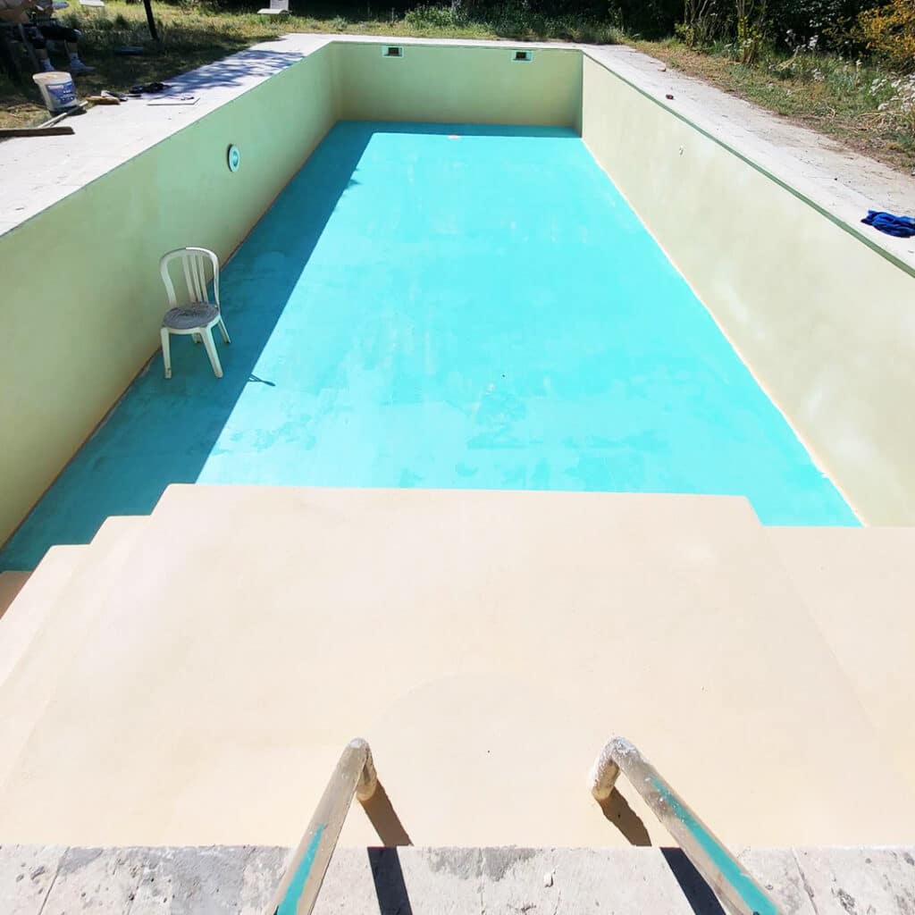 photo après étanchéité piscine sur Orange avec sous couche