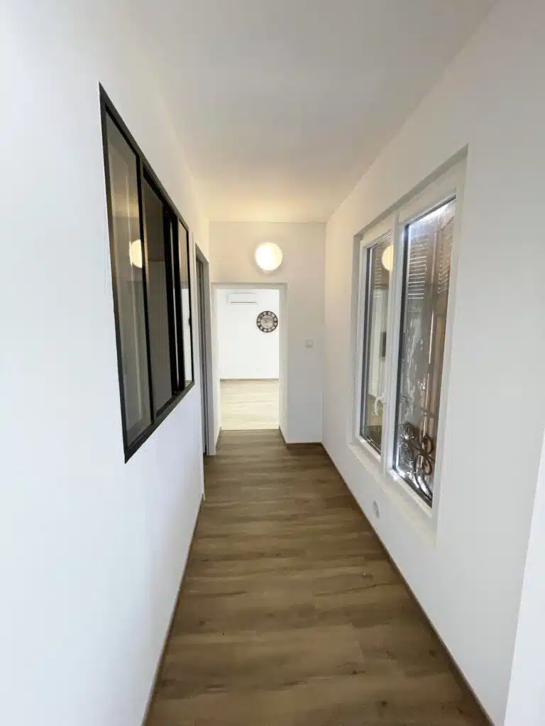 Rénovation totale d'un immeuble sur Orange après couloir