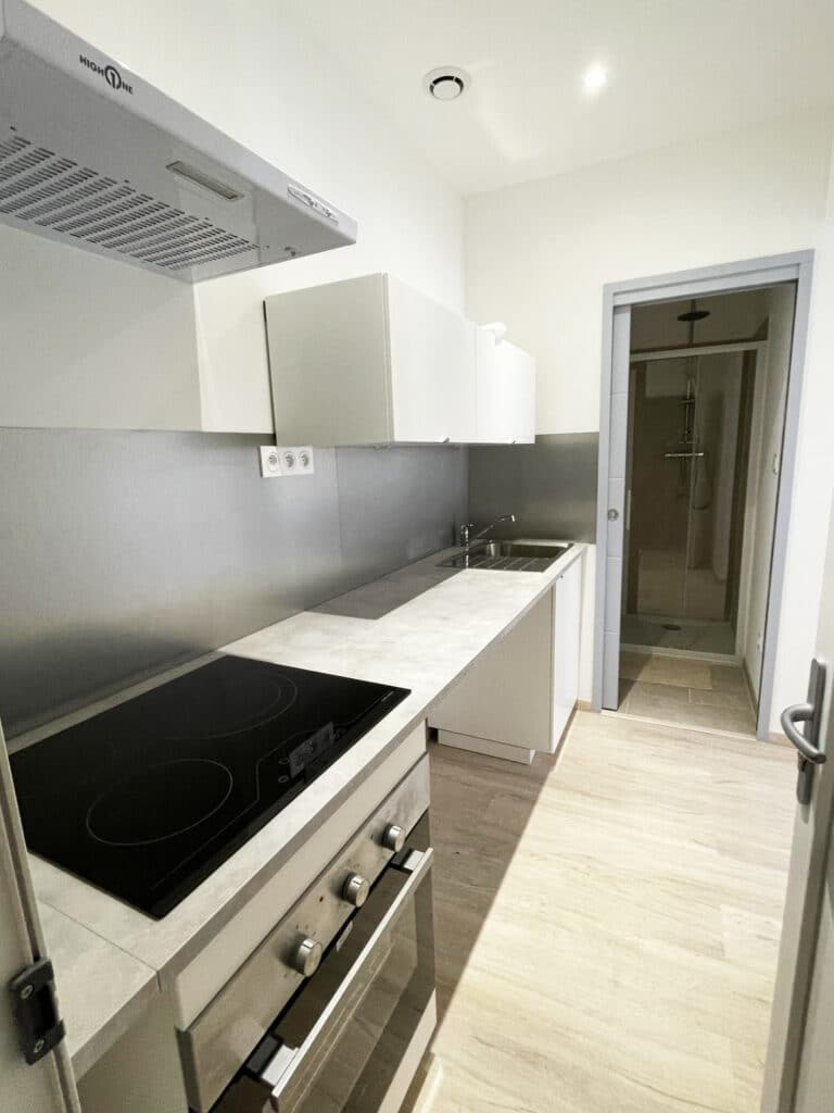 Rénovation totale d'un immeuble sur Orange après cuisine