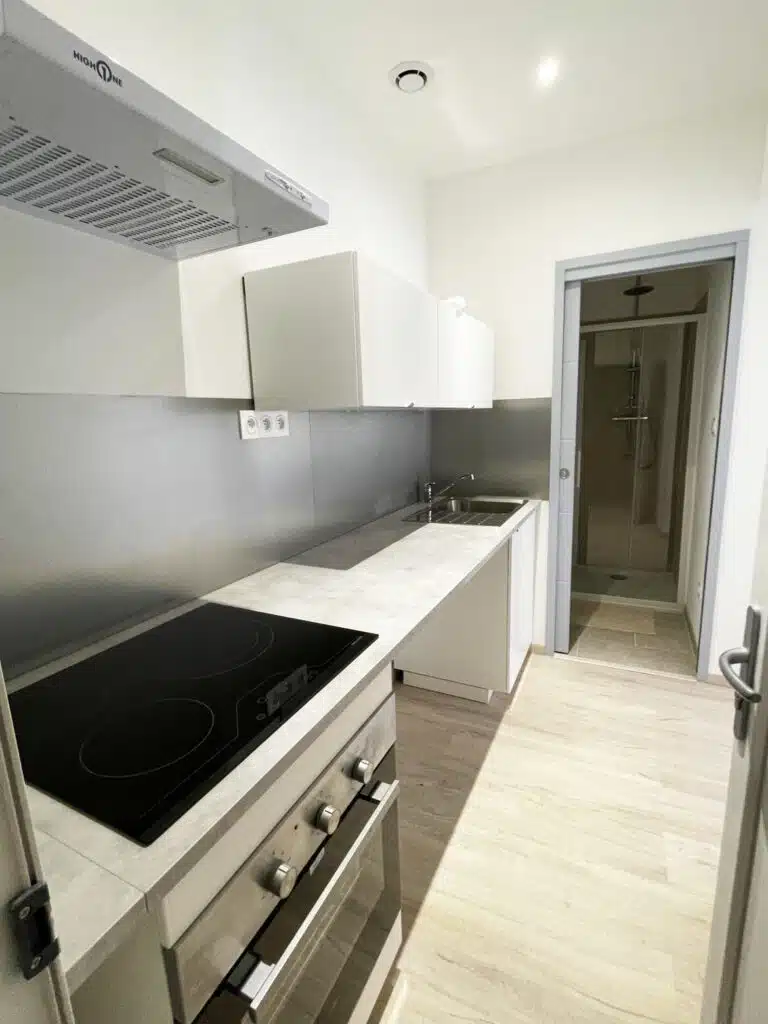 Rénovation totale d'un immeuble sur Orange après cuisine