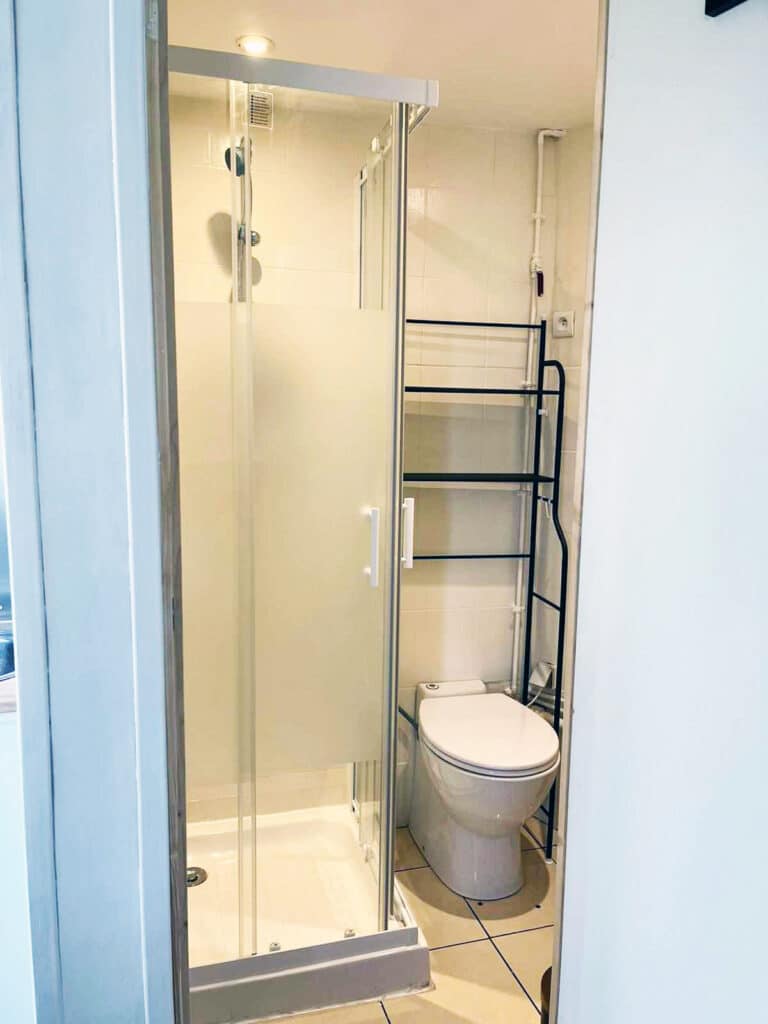 Après Rénovation totale d’un appartement T1 sur Marseille, joli salle de bain