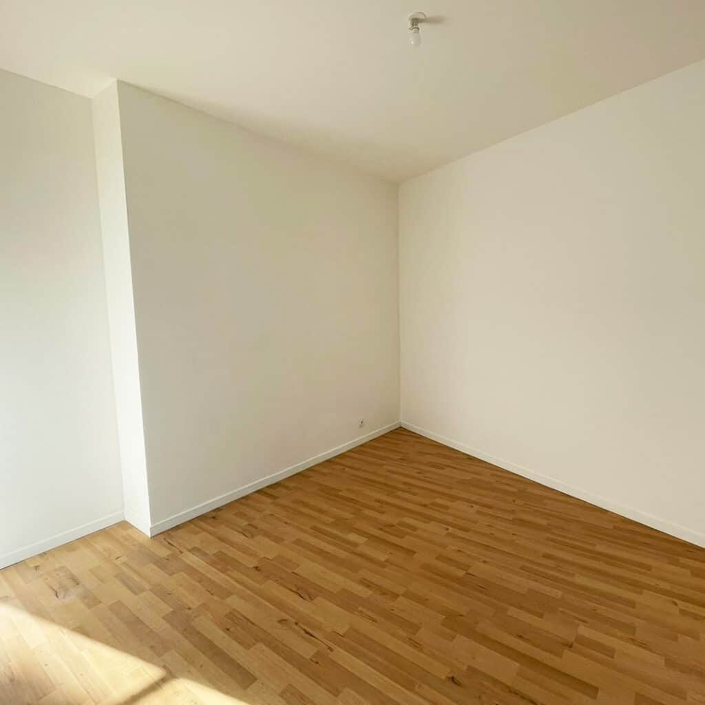 Photo d'un joli encastrement dans une chambre, Après Travaux de Petite Rénovation dans un Immeuble
