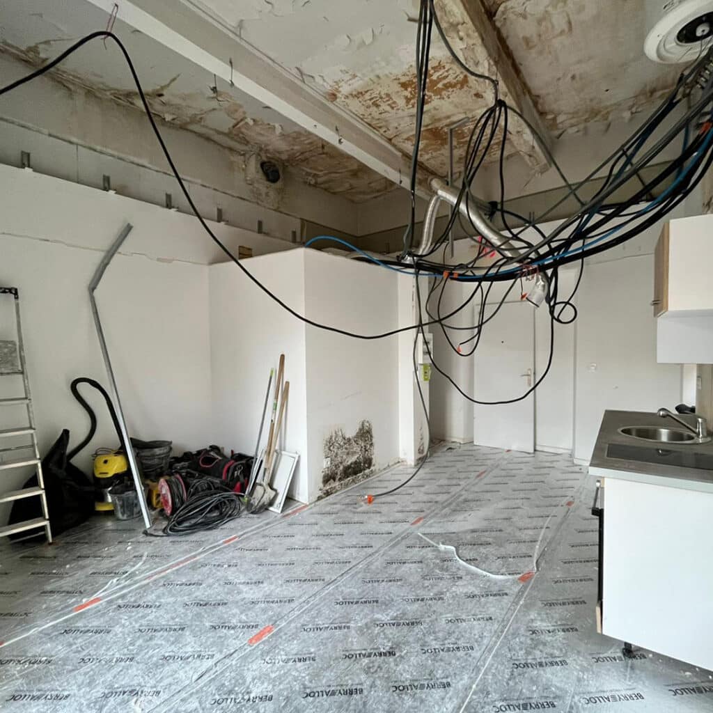 Important dégâts des eaux dans un appartement